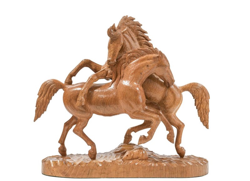 New Auction Record for a Mouseman Carving Set at £15,000