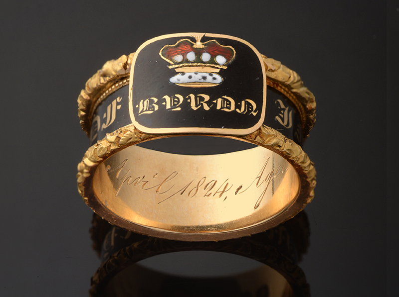Rare memorial ring for Lord Byron heads for auction