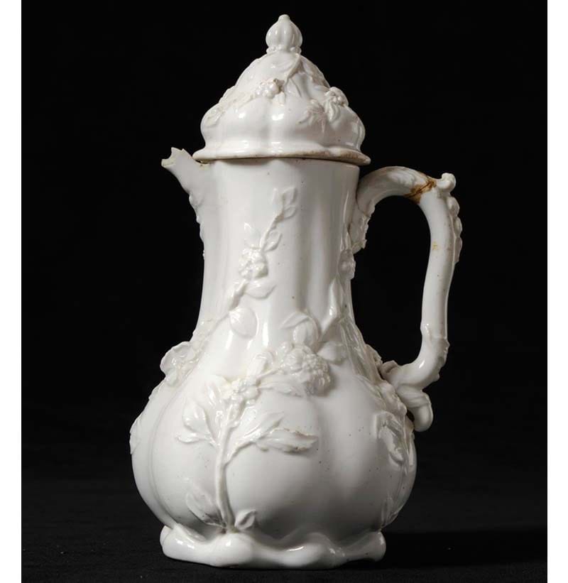 A Chelsea Porcelain "Tea Plant" Coffee Pot and Cover, circa 1744-49