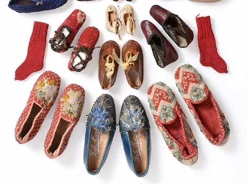 Travel in Style: Costume, Accessories & Textiles Sale Preview