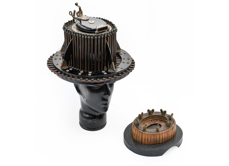 Results: Costume, Accessories & Textiles November Sale