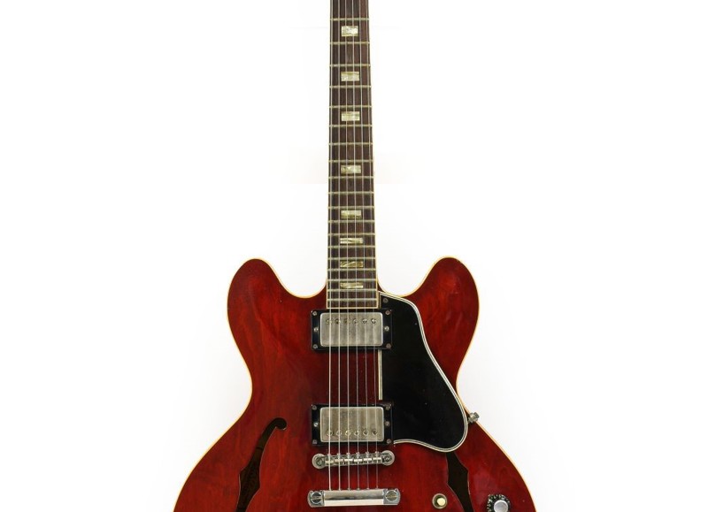 Vintage Gibson Guitar Sells for £16,000