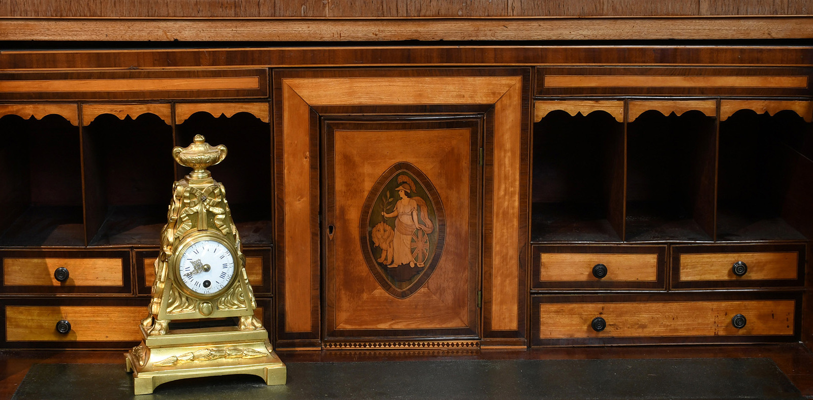 Antiques & Interiors Banner Image