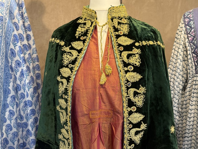 Fashion, Costume & Textiles